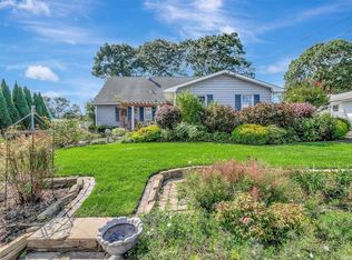 6 Coronado Rd, Holbrook, NY 11741