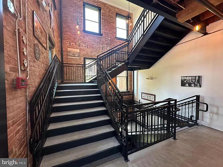 820 W Market St #2B — Photo 17