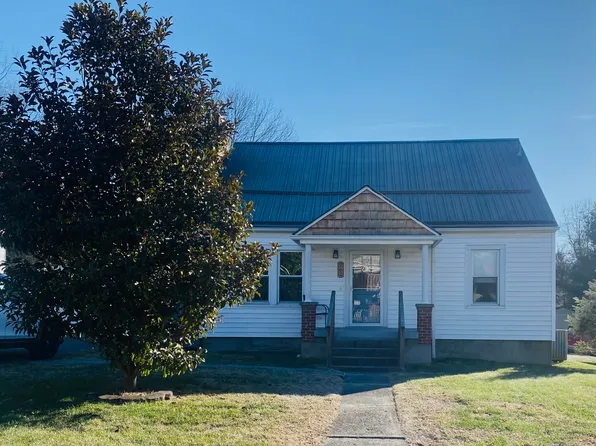 262 Clay St, Alderson, WV 24910