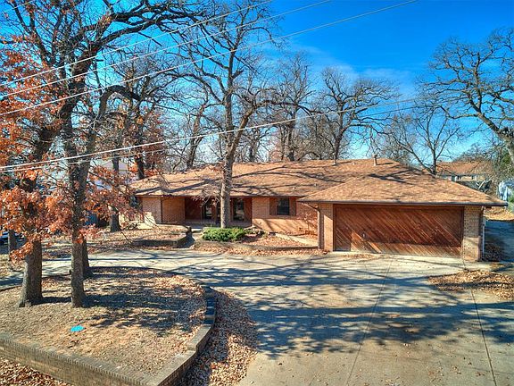 3rd image of 1615 Oak Ln