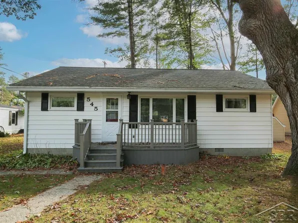 545 W Benway Rd, Sanford, MI 48657