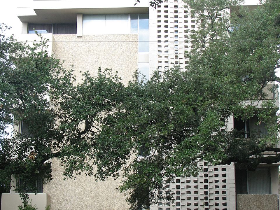 1st image of 2511 Saint Charles Ave APT 305