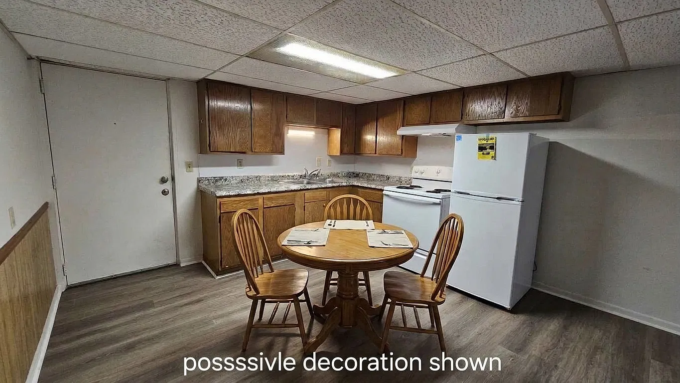 5590 George St — Photo 3