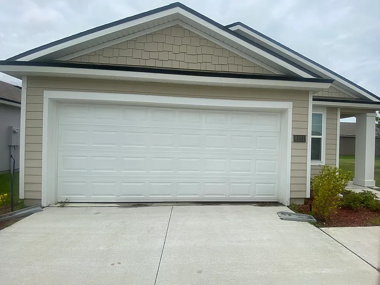 4270 Quaking St — Photo 1