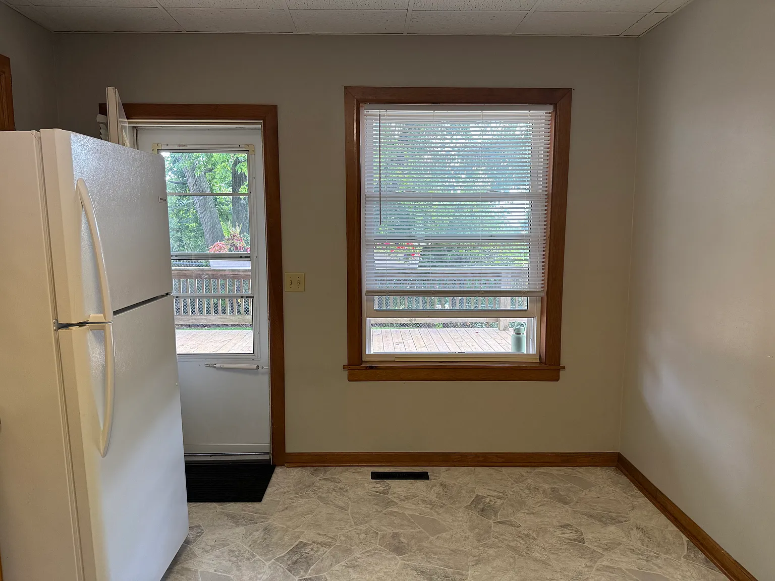 2 bed, 1100 sqft, $1,150 — Photo 4