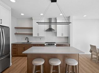 78 NW Silverton Glen Cres SW, Calgary, AB T2X 5C2