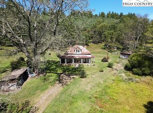 1701 Allen Rd, Piney Creek, NC 28663