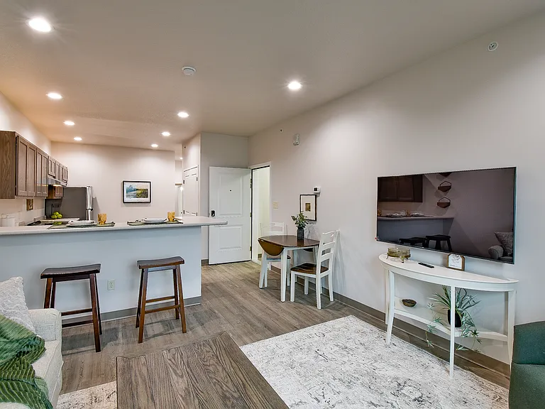 Crossroads Place Apartments — Photo 36