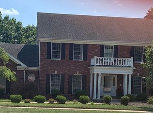 12800 Westledge Ln, Saint Louis, MO 63131