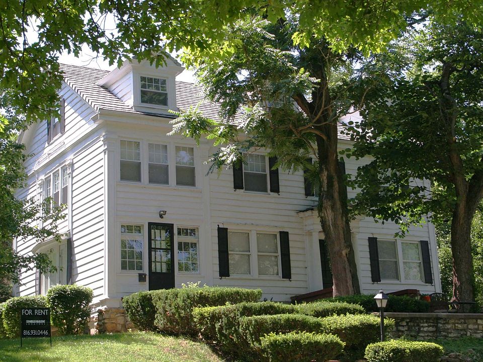 FRONT OF BUILDING