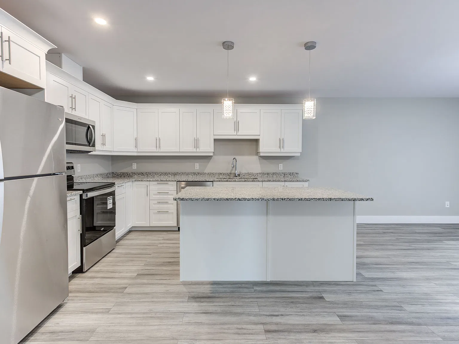 2 bed, 1200 sqft, $3,000 — Photo 4