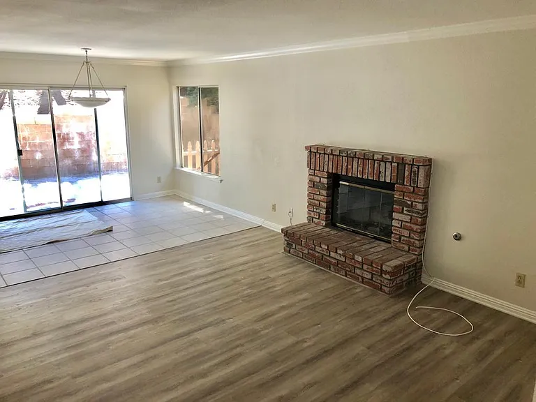 Goldenview Dr — Photo 19