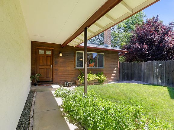 3rd image of 1360 Hemingway Court