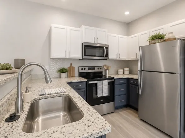 The Overlook At Golden Hills Apartment Homes