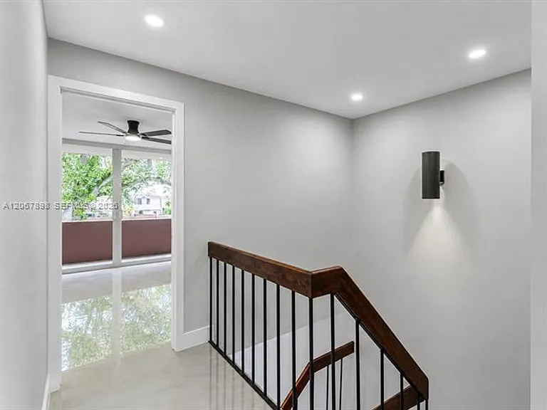 14124 Kendale Lakes Cir #Townhouse 14124 — Photo 19