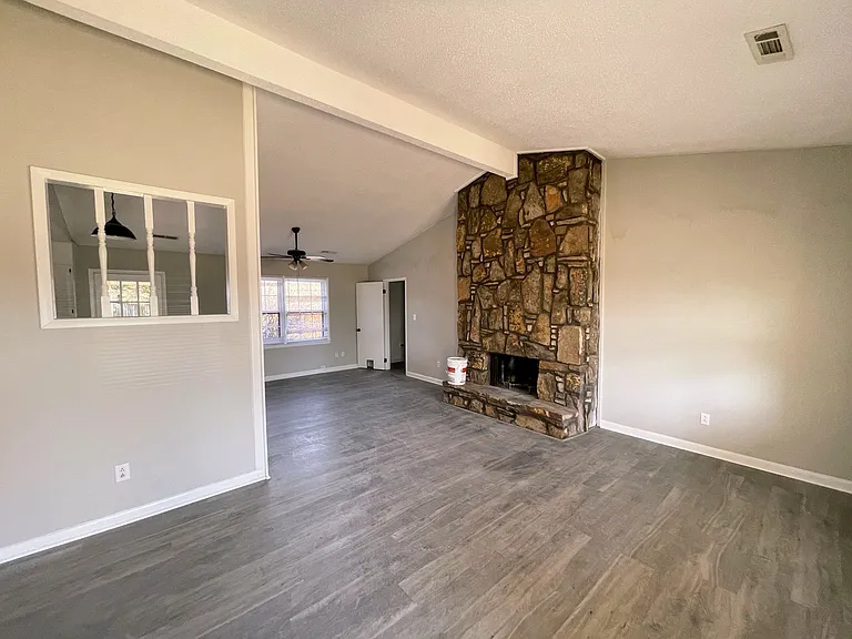 1501 Westview Dr NW — Photo 3