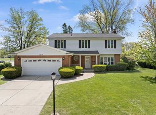 1615 E Linden Ln, Mount Prospect, IL