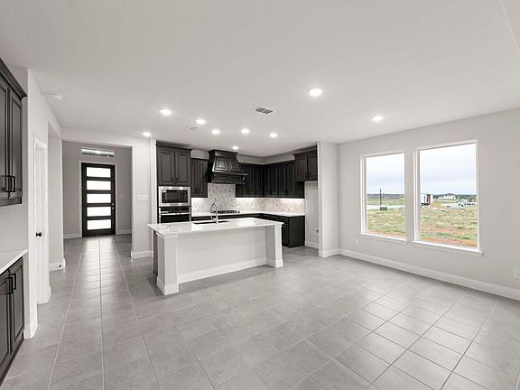 02_5612 Chevalier, Celina