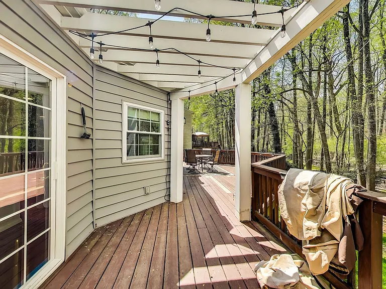 1337 Crockett Ln — Photo 35