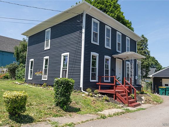 2nd image of 6 Pine St