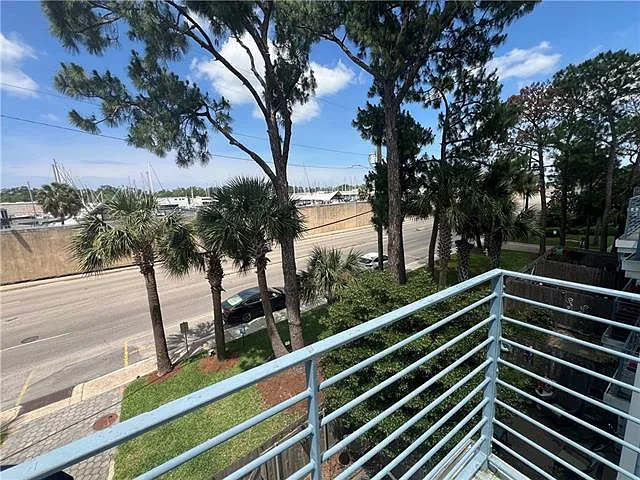 318 Lake Marina Ave #305 — Photo 23