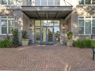 200 River Landing Dr #B403, Daniel Island, SC 29492