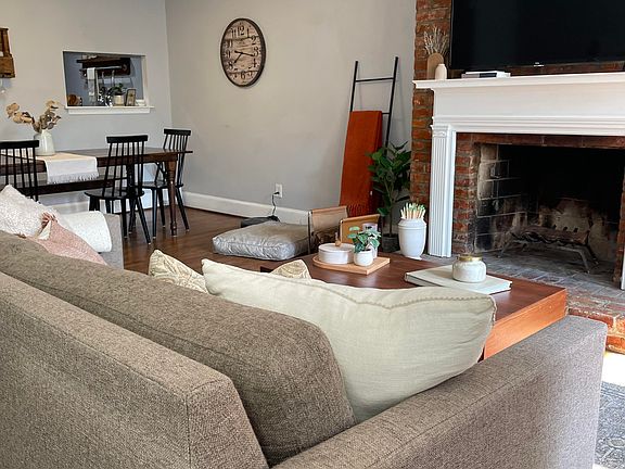 4th image of 219 12th St NE APT 2