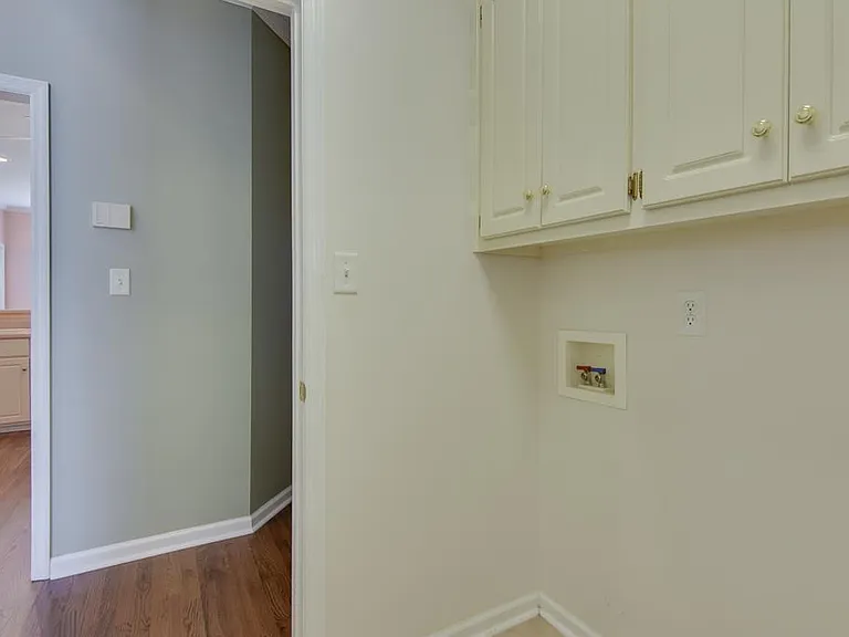 4325 Colony Sq — Photo 31