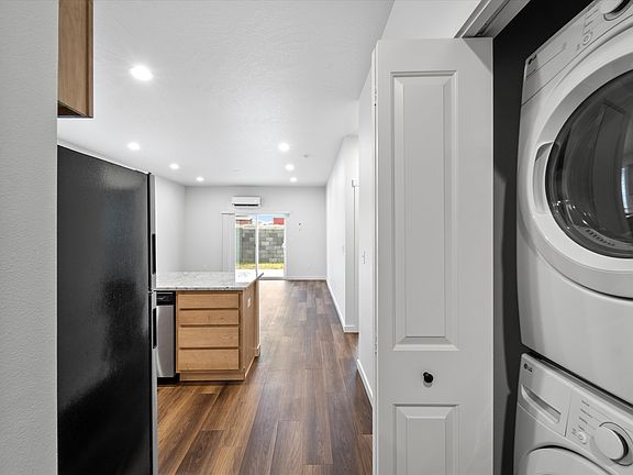 2nd image of 2385 Herbert St