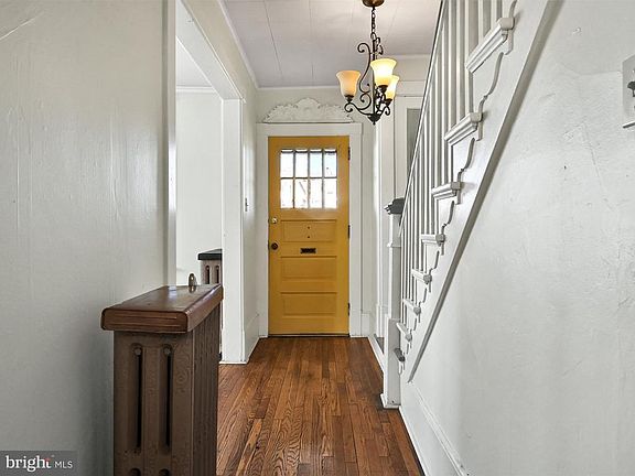 4th image of 2743 Canby St