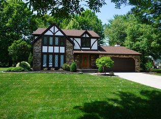 196 Primrose Ln, East Amherst, NY 14051