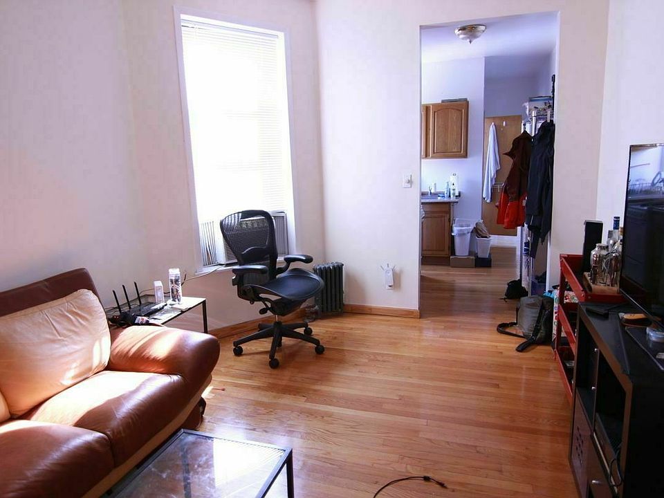 1st image of 306 E 5th St APT 22