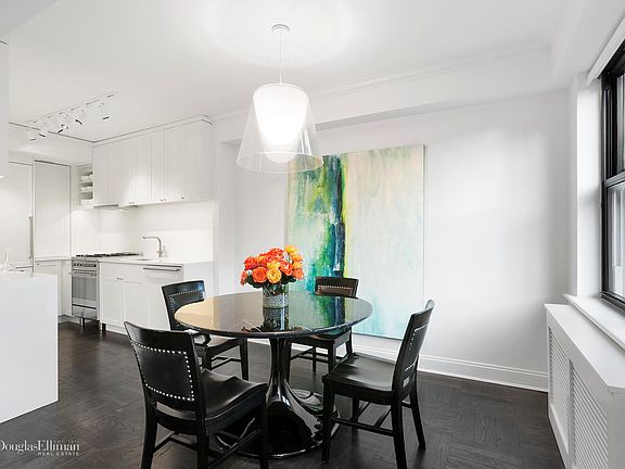 4th image of 415 E 52nd St APT 15CC