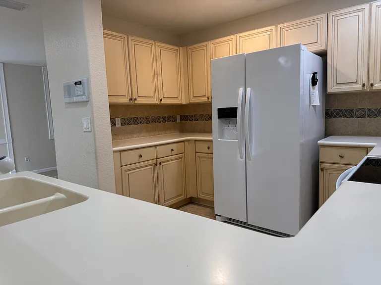 3472 Commodore Ct — Photo 7
