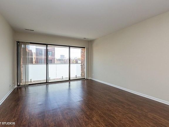 4th image of 1771 N Dayton St #1717-202