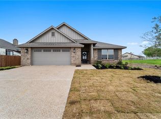 903 Cumberland St, Mcgregor, TX 76657