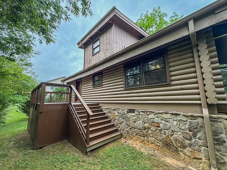 2414 Briggs Ave — Photo 2