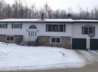 E1221 Riverbend Ln, Waupaca, WI 54981