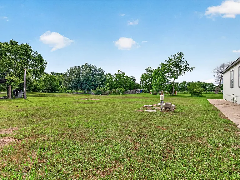 6018 Barney Ln — Photo 38