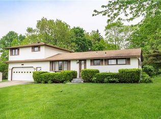 5477 Sterling Rd, Hamburg, NY 14075