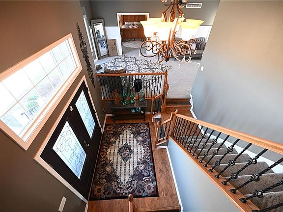 3rd image of 37285 Erin Ct