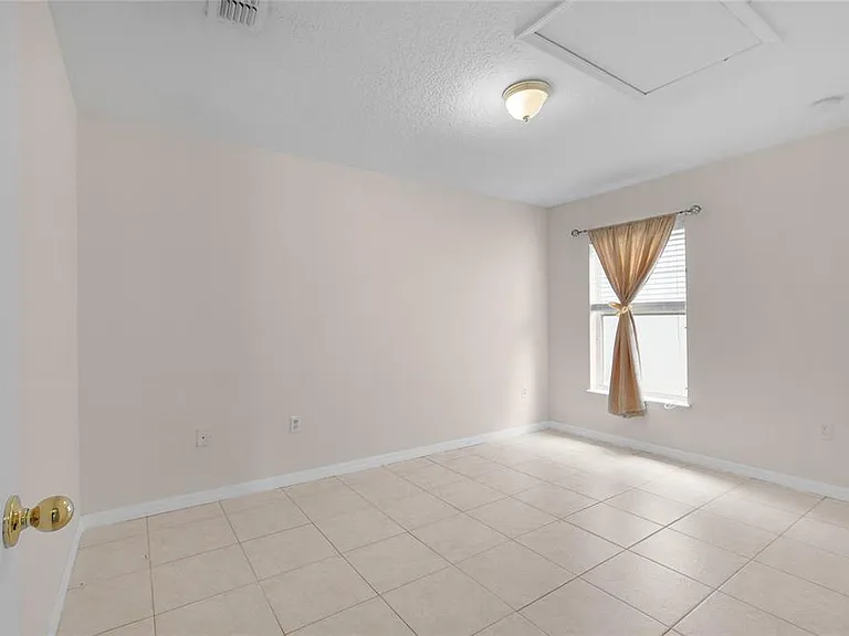 265 Jocelyn Dr — Photo 13