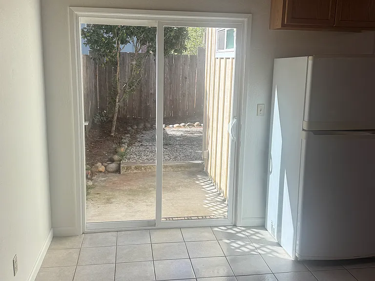 115 Christel Oaks Dr #B — Photo 8