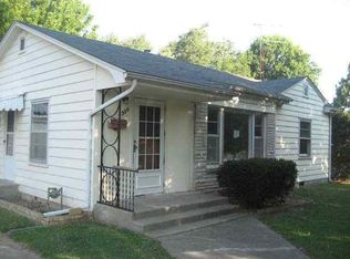 309 S Oak Ave, Aurora, MO 65605