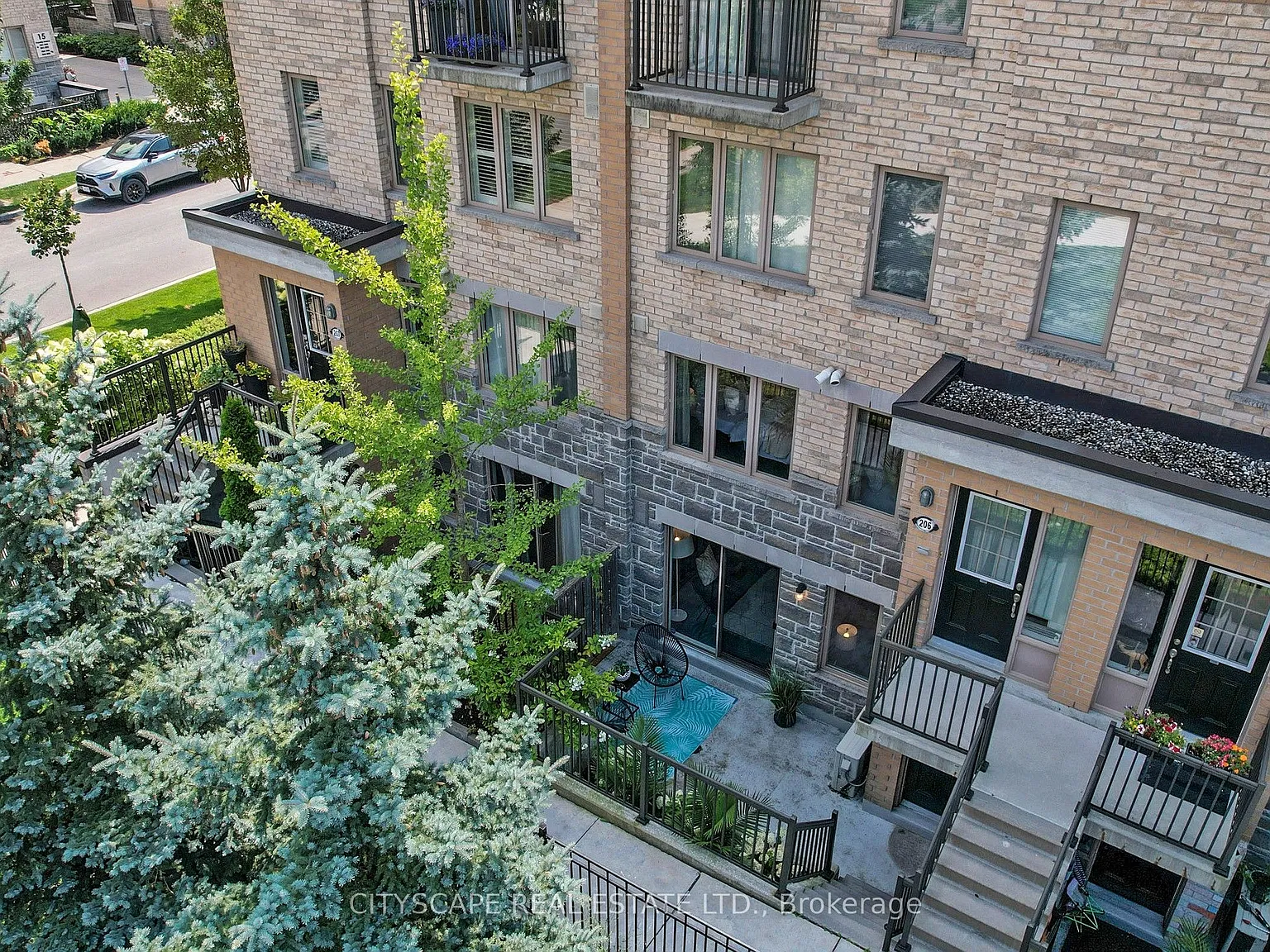 Brownstones on Powerhouse — Photo 4