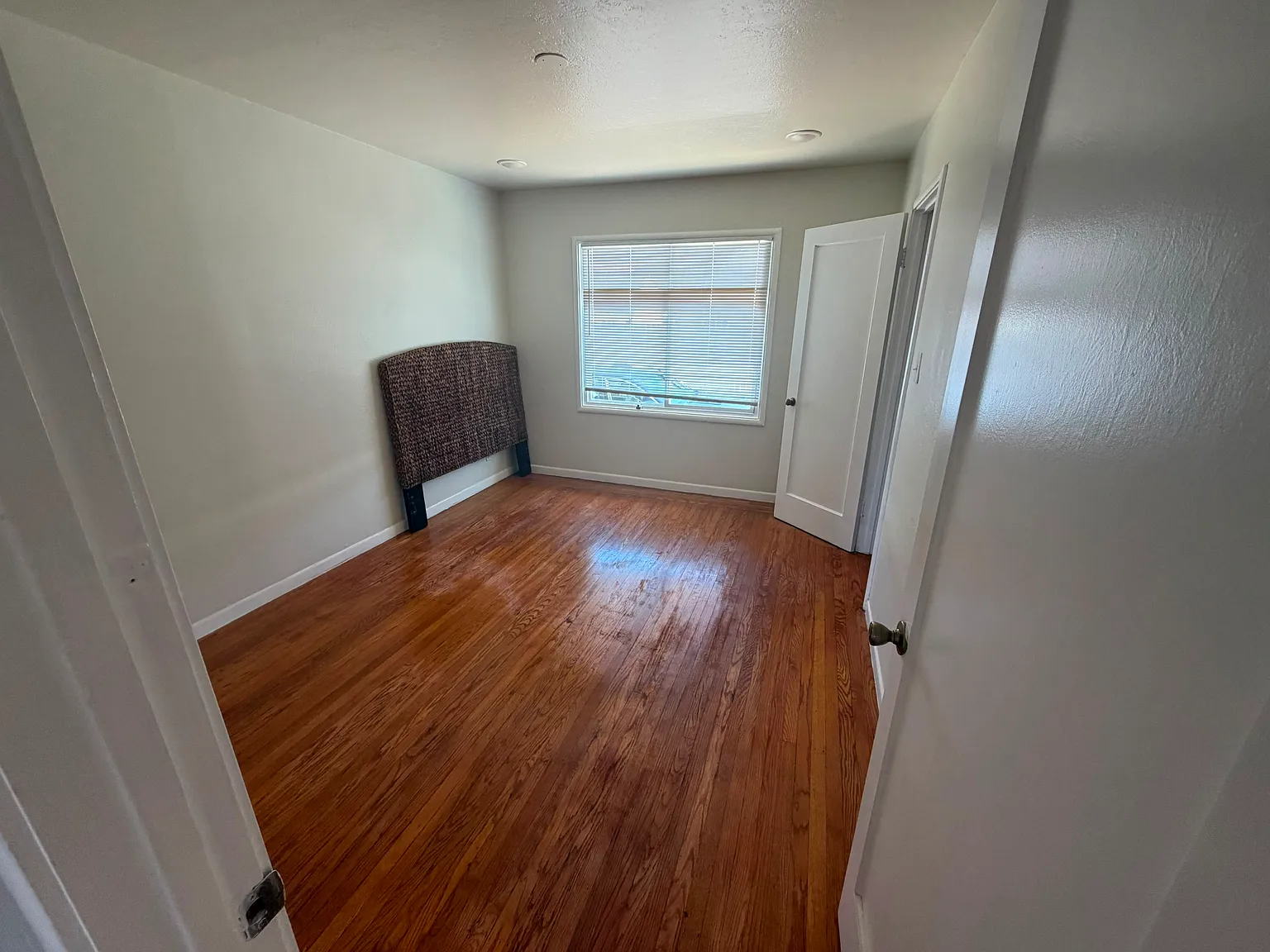 20755 Agnes Ln — Photo 4