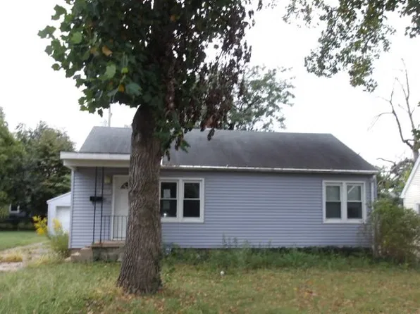 1414 14th St, Charleston, IL 61920