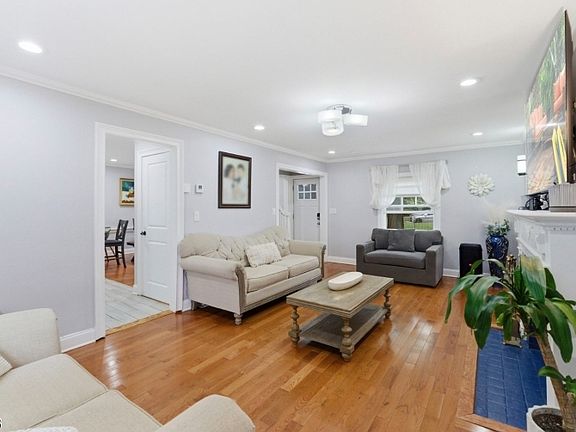 3rd image of 663 S Center St