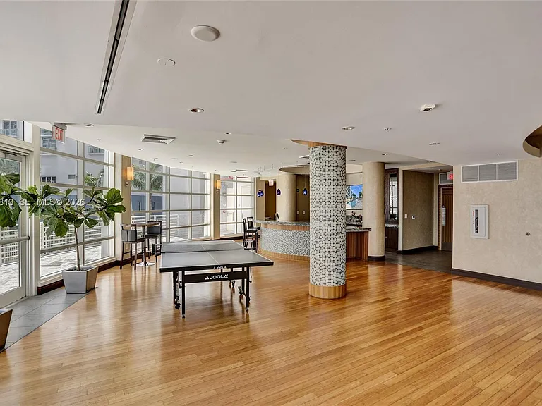 253 NE 2nd St #3304 — Photo 37