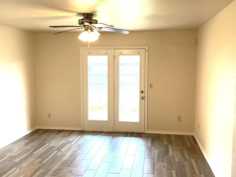 3516 E Aurora St — Photo 14